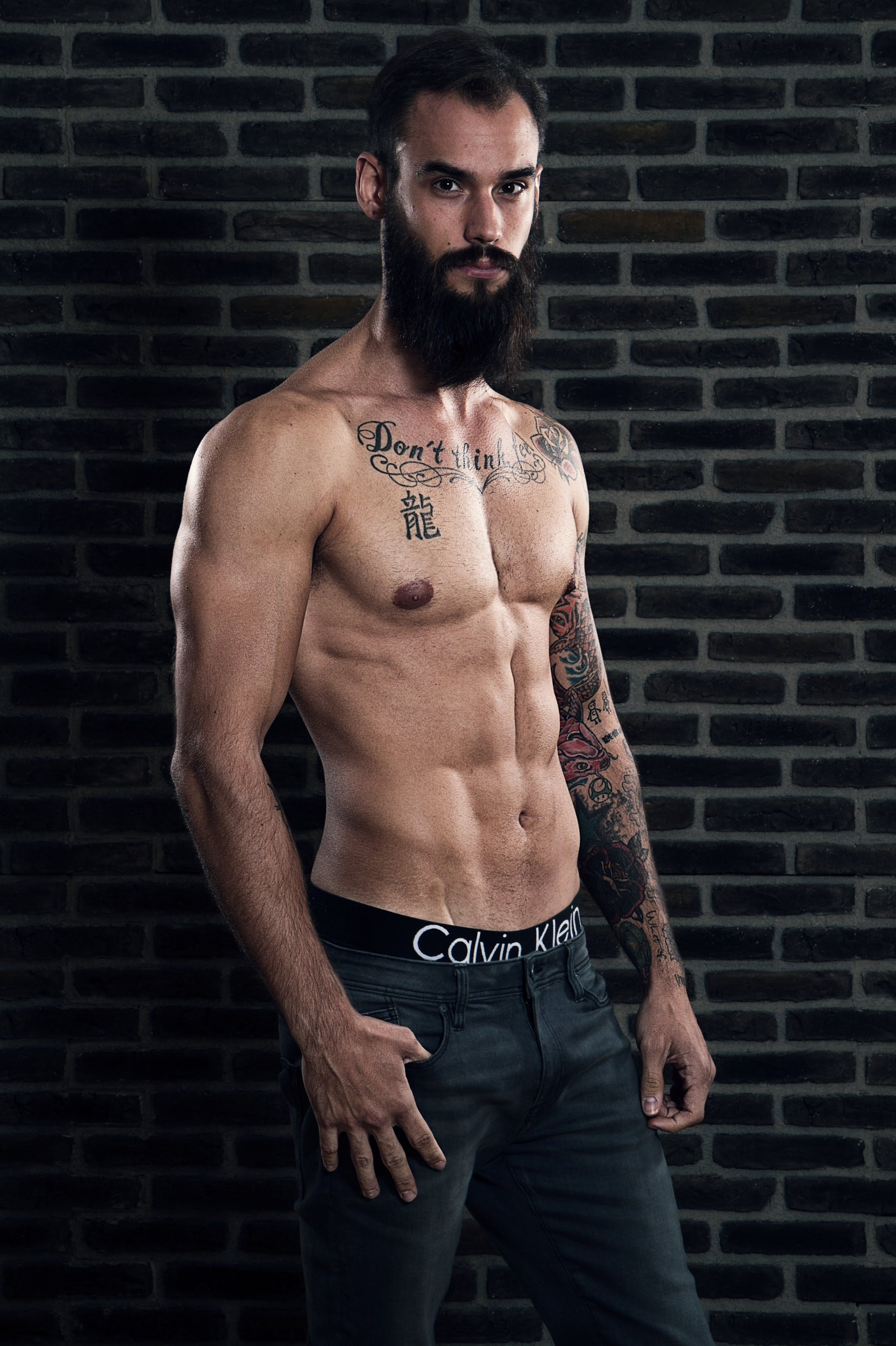 Krys Pasiecznik - Modelo