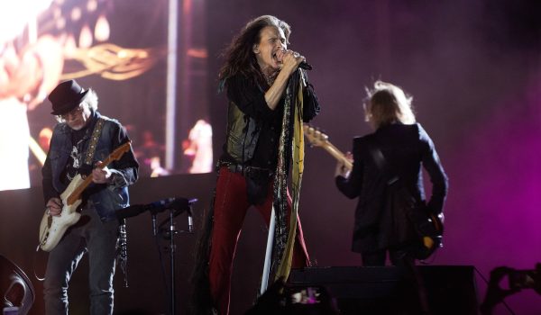 steven-tyler-75-años, aerosmith-gemelos-toxicos, lucha-contra-adicciones, historia-de-aerosmith