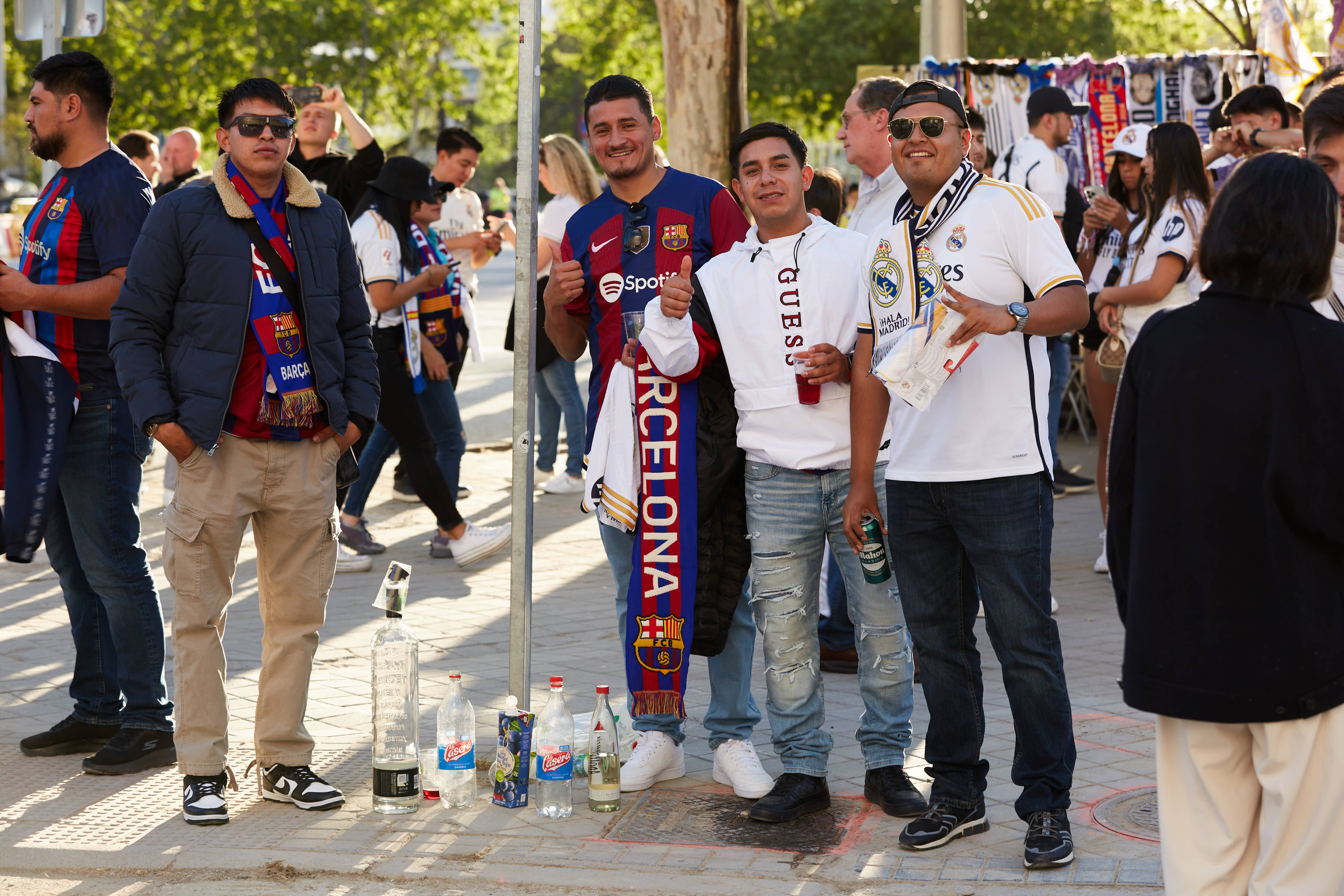 Madridistas y culés antes del clásico